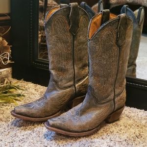 Corral Vintage 3.5 size Cowgirl  Boots with cross